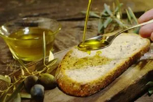 Bread with extra virgin olive oil