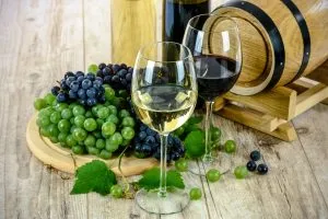 sicily_wine_winery_grapes_pixabay_5